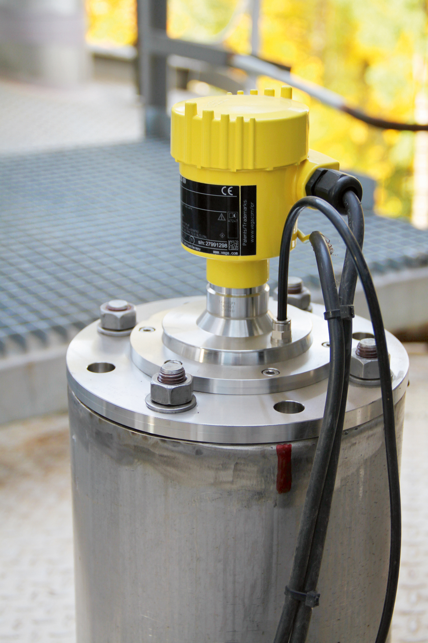 How ash silo level measurement is solved with 80 GHz radar level sensor