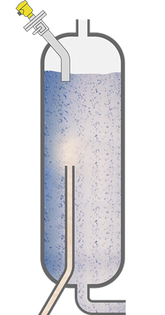 Level measurement in a urea reactor