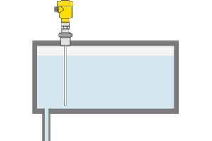 Level measurement in the holding tank of a filling system