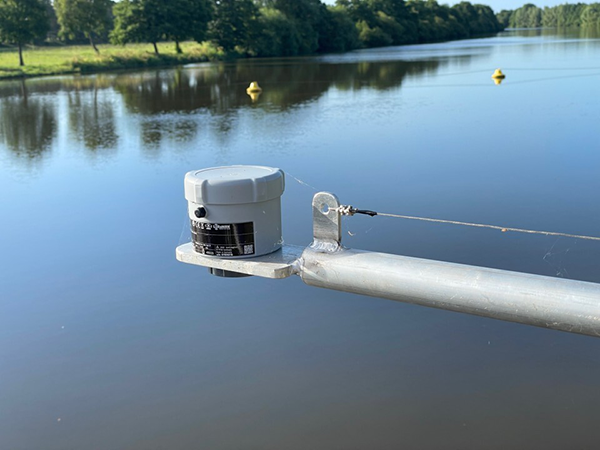 Autonomous radar sensor for continuous water level measurement - VEGA