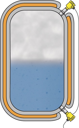 Electronic differential pressure measurement on a compensation tank in a district heating supply.