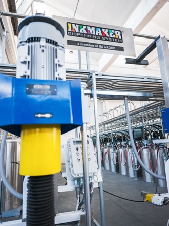 Innovative Dosier- und Mischsysteme von Inkmaker ermöglichen exakte und reproduzierbare Tinten- und Lackherstellung mit zuverlässiger Prozesskontrolle.