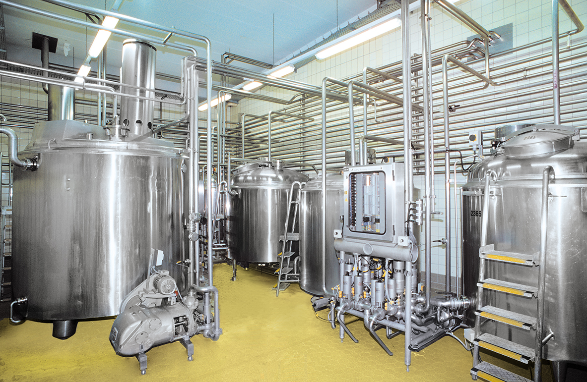 Capteur radar VEGAPULS 64: de nouvelles perspectives pour la mesure de niveau dans les applications chimiques et pharmaceutiques