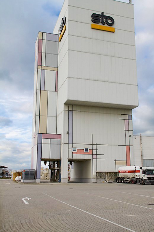 El VEGAPULS 69 sustituye al pesaje del silo en la empresa de materiales para la construcción Sto SE & Co. KGaA