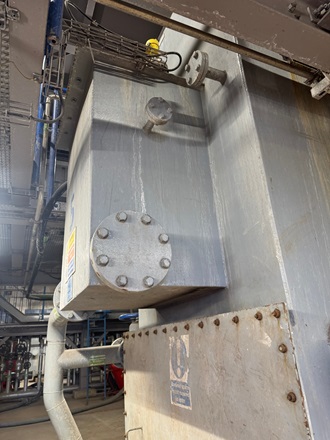 VEGAPULS 6X Radar level sensor for continuous and accurate level measurement independent of process conditions for level measurement of bottom ash extractor in EfW operations