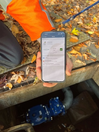  Bluetooth-basierte Drucksensorik: Parametrierung und Überwachung der Druckmessung per App erhöht Sicherheit und Effizienz.