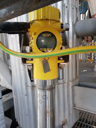 Installation of a VEGA sensor on a catalyst