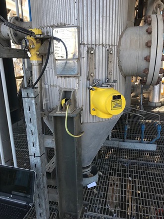 Installation of a VEGA sensor on a tank