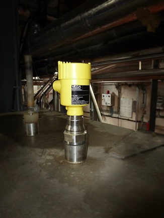 VEGAPULS 64  handles both turbulence and foam on the surface as well as condensation on the antenna
